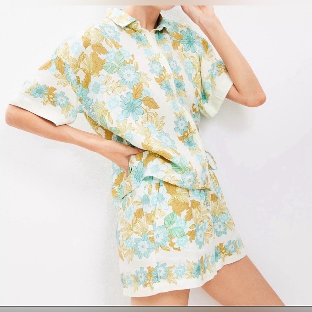 Loft: Linen Blend Button-Down Size Small Petite - image 3